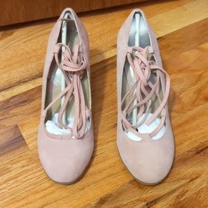 Dusty pink round toe pumps